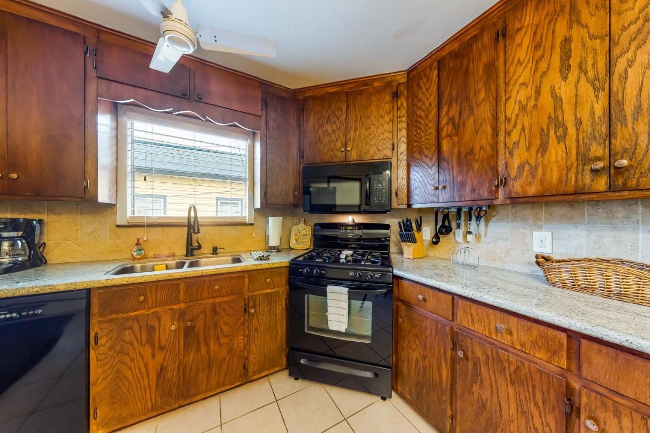 Backyard Escape Apartment Галвестън Екстериор снимка